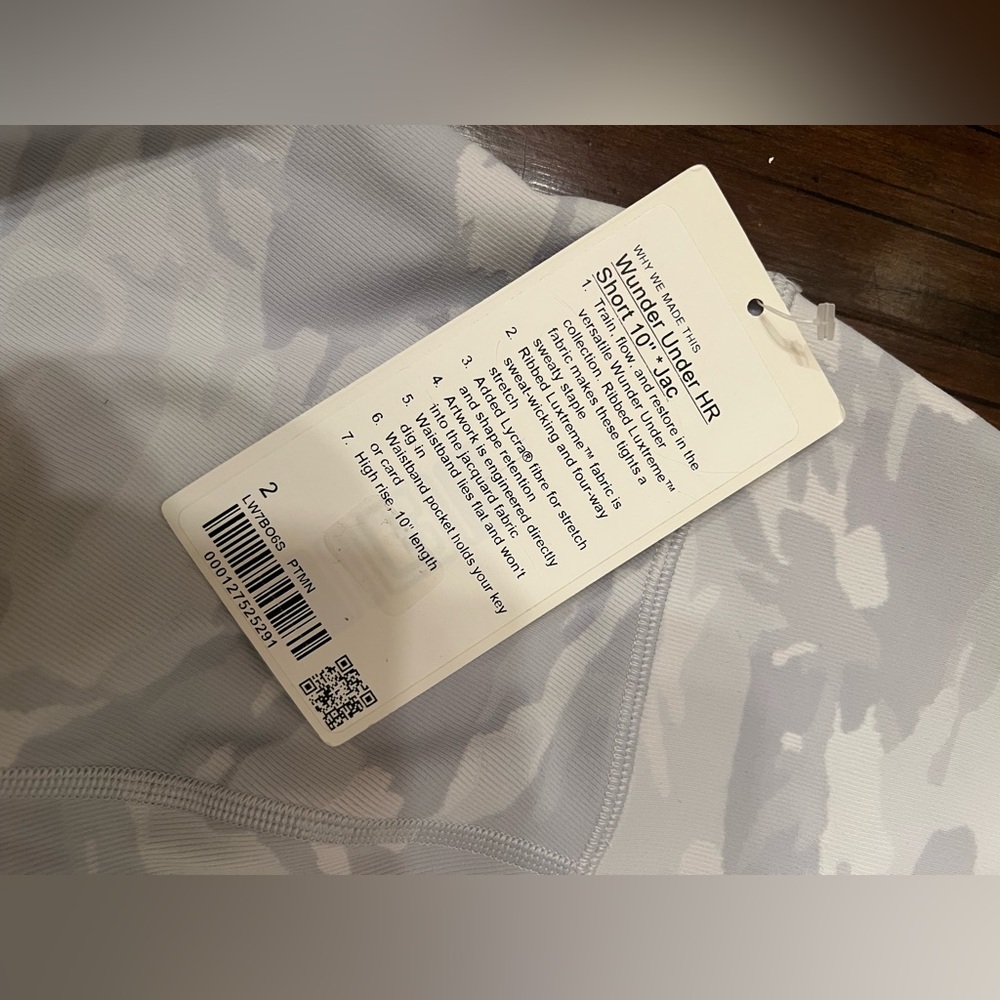 LULULEMON SHORTS - Picture 5 of 6